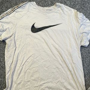nike t shirt